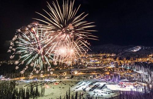 Snow Pine Estates Ski Chalet | Best Ski-in out 3 Bdrm Chalet, with Hot Tub