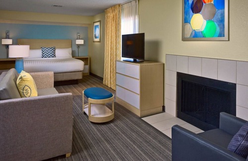 Tucson Resort | Best Value, Quality Stay! w/Outdoor Pool, Pet-Friendly, Free Breakfast!