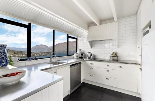 Queenstown House | Best Views on Queenstown Hill