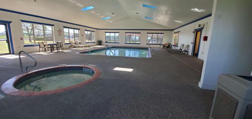 Madisonville Hotel | Best Western Executive Inn & Suites