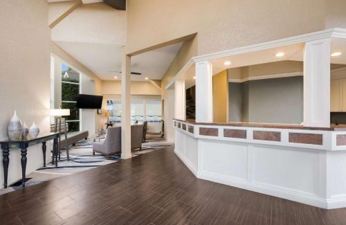 St Ignace Hotel | Best Western Harbour Pointe Lakefront