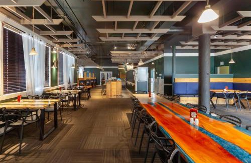 Edson Hotel | Best Western High Road Inn