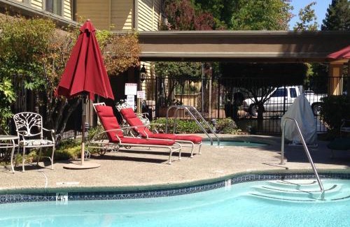 Martinez Hotel | Best Western John Muir Inn