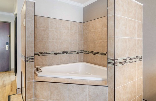 Liverpool Hotel | Best Western Liverpool-Syracuse Inn & Suites