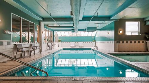 Southeast Calgary Hotel | Best Western PLUS Calgary Centre Inn