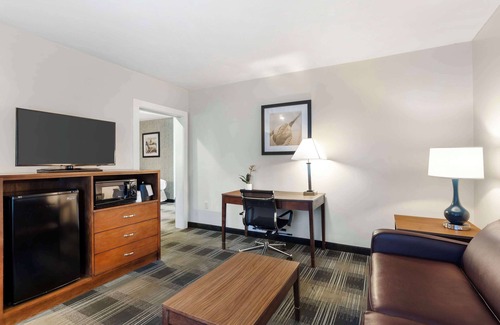 Plymouth Hotel | Best Western Plus Cold Spring