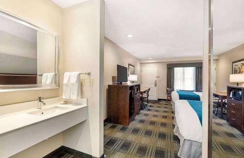 Plymouth Hotel | Best Western Plus Cold Spring