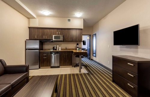 Drayton Valley Hotel | Best Western Plus Drayton Valley All Suites
