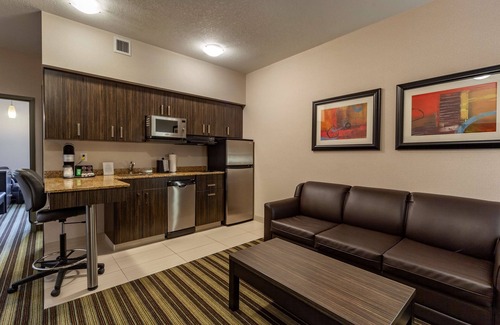Drayton Valley Hotel | Best Western Plus Drayton Valley All Suites