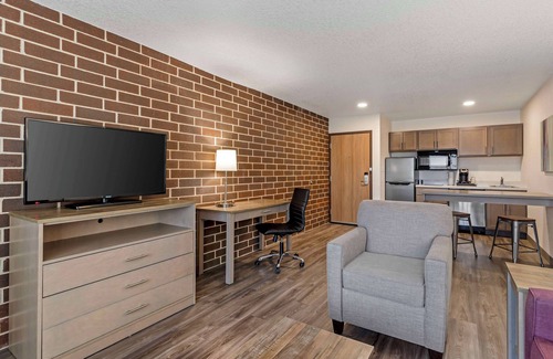 Waterloo Hotel | Best Western Plus Executive Residency Waterloo & Cedar Falls