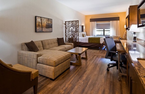 Steubenville Hotel | Best Western Plus Franciscan Square Inn and Suites