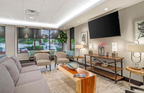 Greenville - Spartanburg Hotel | Best Western Plus Greenville I-385 Inn & Suites