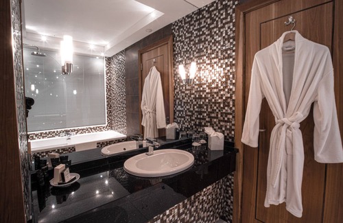 London Borough of Harrow Hotel | Best Western Plus Grim's Dyke Hotel
