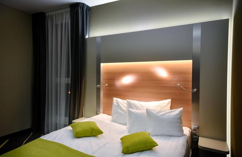 Szekesfehervar Hotel | Best Western Plus Lakeside Hotel