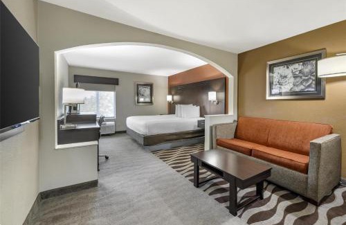 Lee's Summit Hotel | Best Western Plus Lee's Summit Hotel & Suites