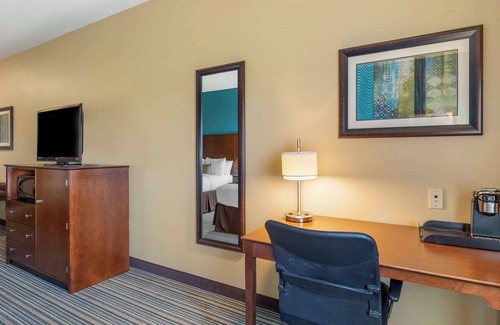 Arkansas City Hotel | Best Western Plus Patterson Park Inn