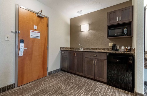 Fort Gary Hotel | Best Western Plus Pembina Inn & Suites