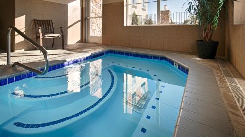 Omak Hotel | Best Western PLUS Peppertree Inn at Omak