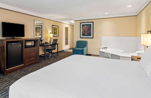 Pitt Meadows Hotel | Best Western Plus Pitt Meadows Inn & Suites