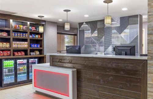 Northwest Raleigh Hotel | Best Western Plus Raleigh Crabtree Valley Hotel