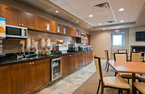 South Lethbridge Hotel | Best Western Plus Service Inn & Suites