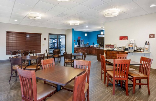 Springfield Hotel | Best Western Plus Springfield Airport Inn