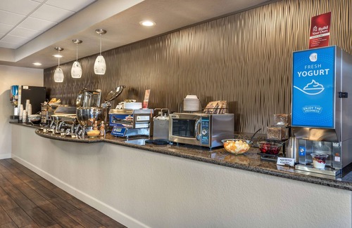 Briargate Hotel | Best Western Plus Peak Vista Inn & Suites