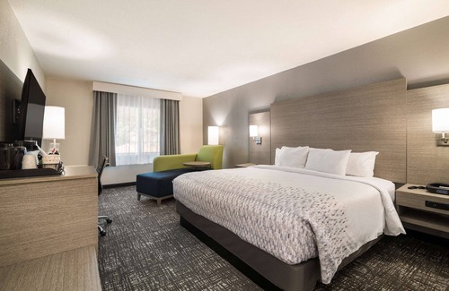 Campton Hotel | Best Western Plymouth Inn-White Mountains