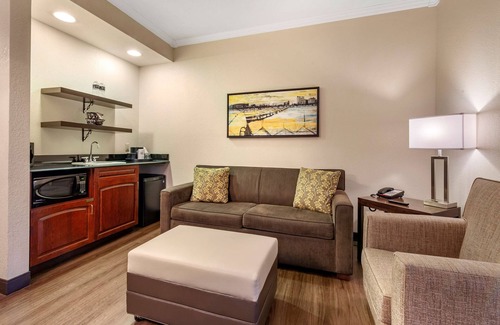 Neenah Resort | Best Western Premier Bridgewood Resort Hotel