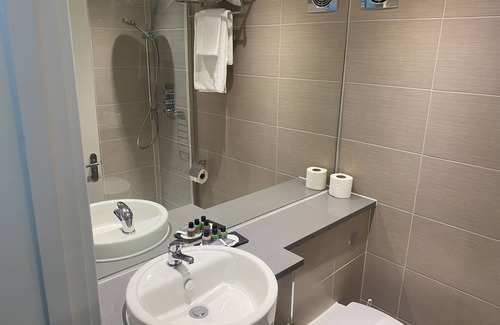 Ewenny Hotel | Best Western Premier Heronston Hotel & Spa