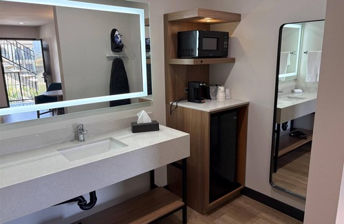 Bay Park Hotel | Best Western San Diego Pacific Beach/Mission Bay