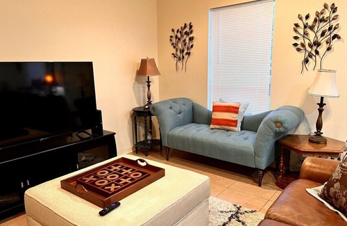 Tyler Apartment | BestStays@Turquoise Near Hospitals andTJC TV’s in all bedrooms