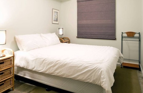 Metricup Cottage | Bettenays by The lake. A 3 bedroom self contained chalet with secluded views.
