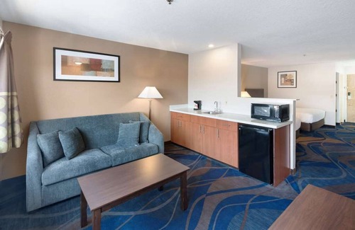 Tri-Cities Resort | Better Choice For Your Vacation! Accessible location and 3 Spacious unit awaits