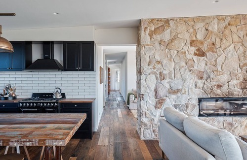 Black Mountain House | Betty - Black Mountain House