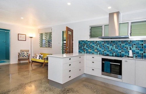 North Creek House | Betty's at Lennox Head - Retro Beach House in The Lennox Village