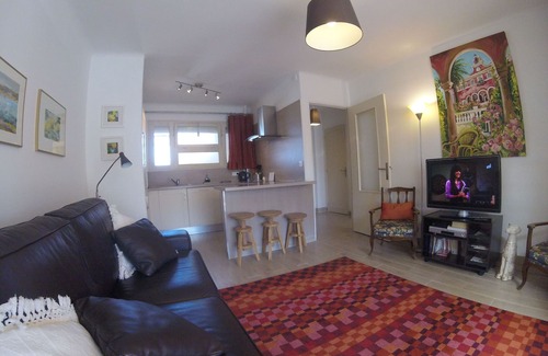 Cannes City Centre Apartment | Between beach and shopping, center Cannes, 60 m2, hill view, Fiber internet wifi