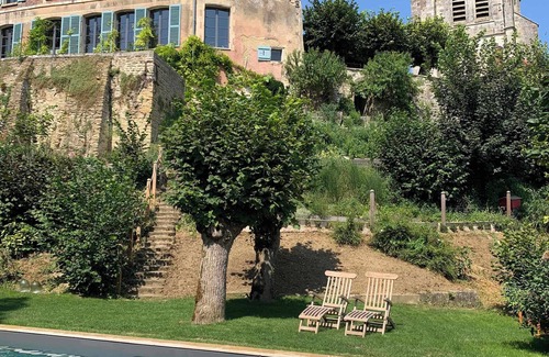 Ervy-le-Chatel House | Between Champagne and Burgundy, family home with swimming pool.