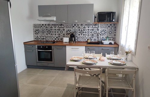 Marseillan House | Between pond and sea air conditioning and spa. An unforgettable stay in Marseillan - Rated 3*.