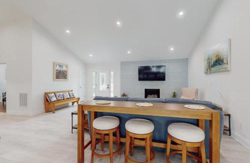 Yaupon Beach House | Between the Beach and Breeze