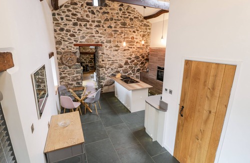 Llanfair Cottage | BEUDY BACH, pet friendly, character holiday cottage in Llanfair