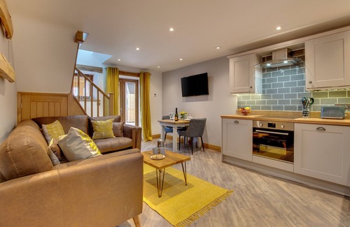Llanycil House | Beudy Llew Coch - One Bedroom House, Sleeps 2