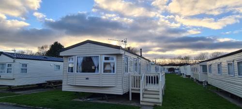 Rhyl House | Bewles Caravan