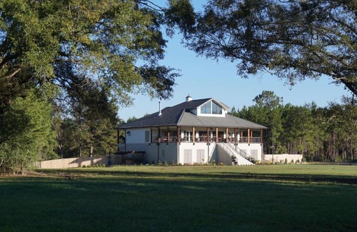 Fluker Cabin | Bienvenue Mon Ami Bed and Breakfast