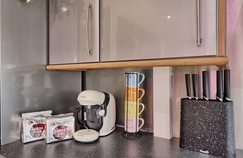 Westcliff-on-Sea House | Big 3Bed 2Bath House Tropical Oasis Pet Friendly!