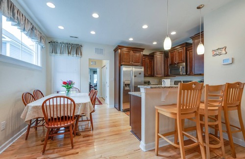 Buckroe Beach House | Big, Beautiful & Beachside Bliss - Sleeps 10!