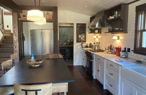 Middletown House | Big Canyon Farmhouse - Near Harbin Hotsprings