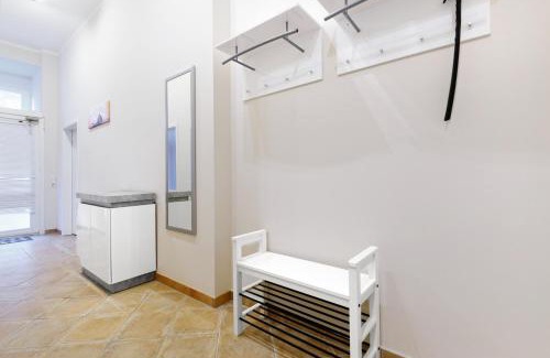 Charlottenburg-Wilmersdorf Apartment | BIG CENTRAL CITY APARTMENT
