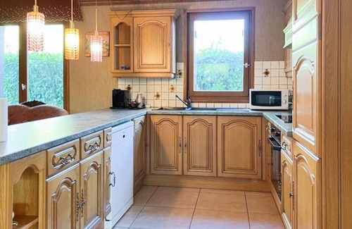 Divonne-les-Bains Villa | Big Family/AC/garden/17m>Geneva/walk>center/Tennis