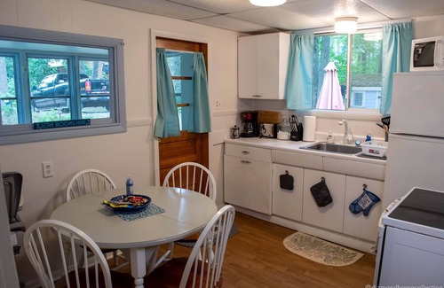 Windham Cottage | Big Fish, Little Pond. Fire Pit Swimming, Hiking, Kayaking, and Fishing!